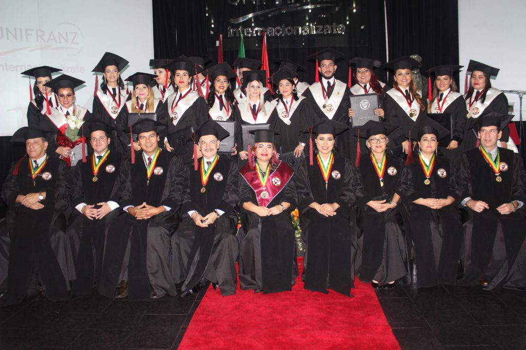 UNIFRANZ Santa Cruz graduó a nuevos profesionales