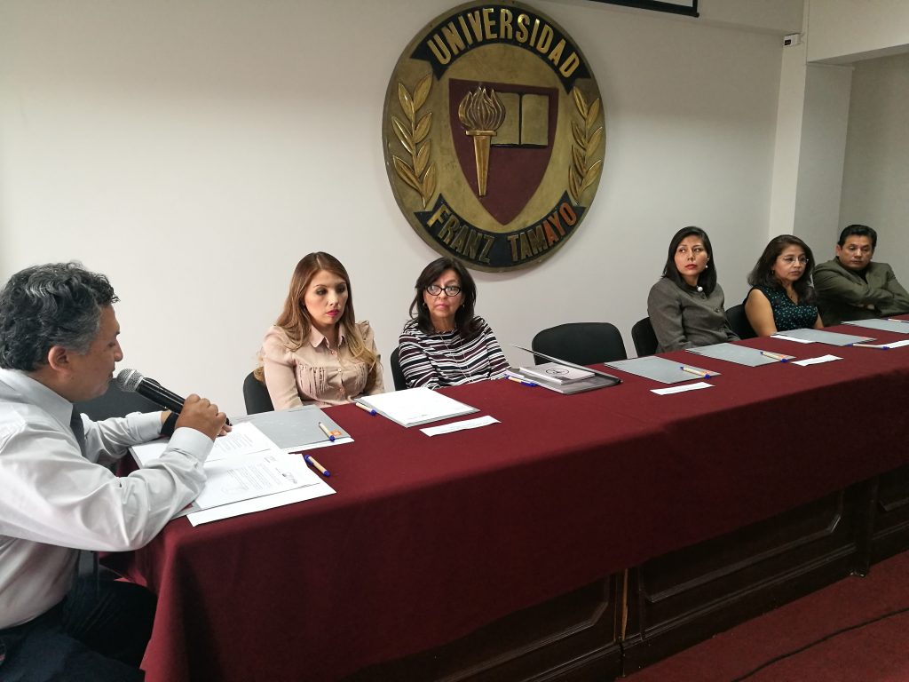 Organizan mesa redonda sobre el profesional bioquímico farmacéutico