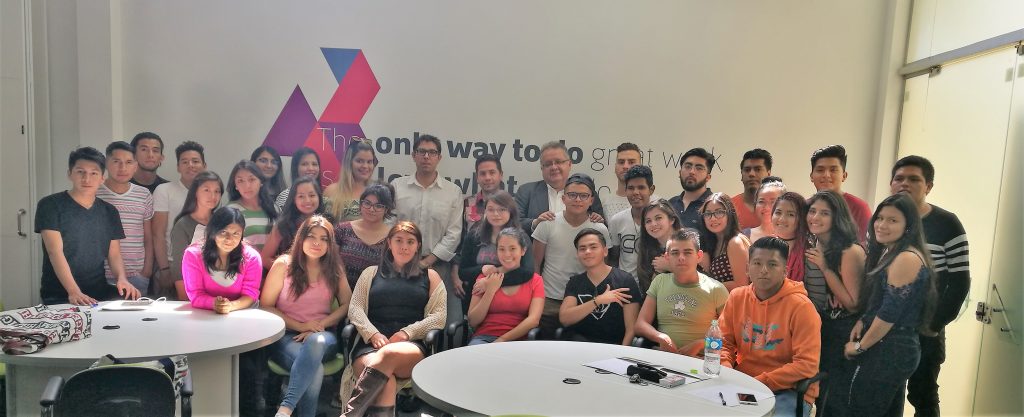 “In Academy”, estudiantes tienen un acercamiento con el mundo emprendedor