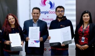 Unifranz Postgrado y Farmacia Chávez sellan alianza para impulsar formación y beneficios al talento farmacéutico